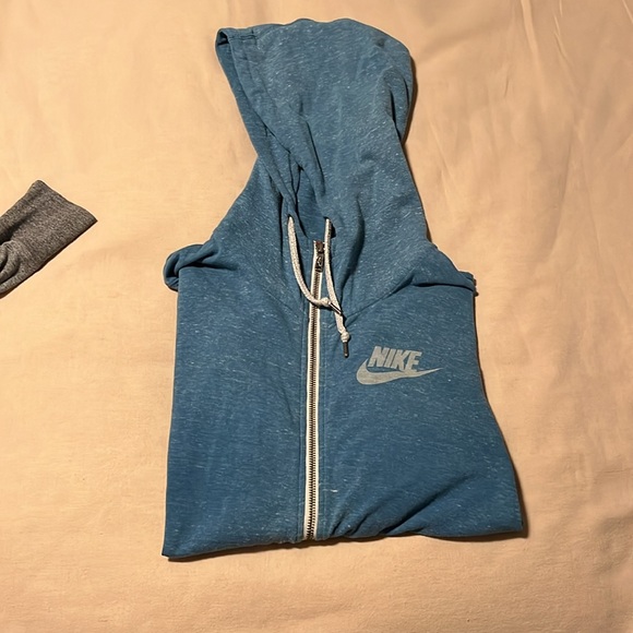 Ultr-thin Nike Zip-Up Hoodies, 2pk, Medium - Picture 10 of 11